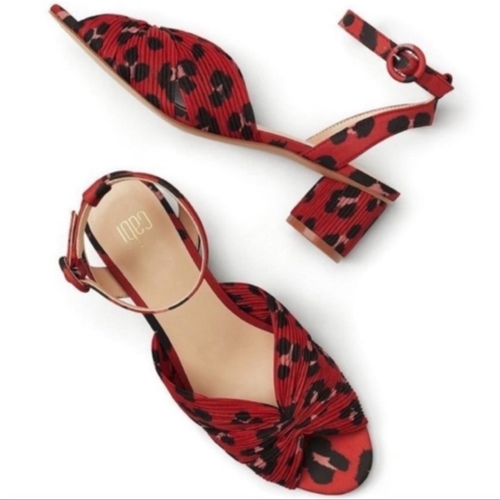 NWOT CAbi Siren Sandal #6023